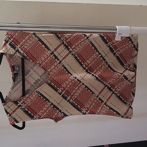 Stretch pattern work top